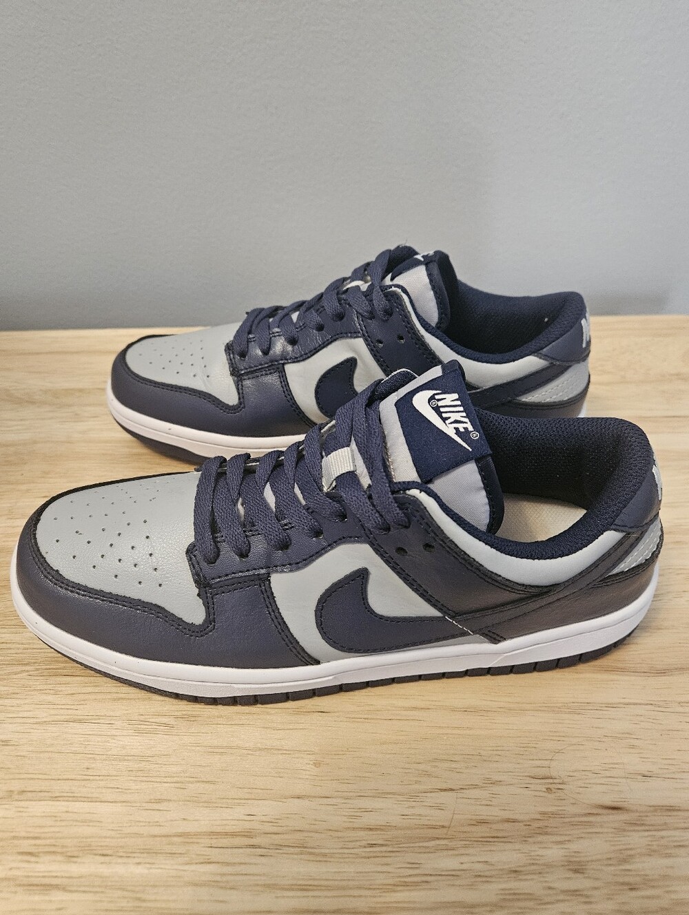 Nike Dunk Low Retro Georgetown Sneakers - Size 8 - Picture 3 of 9